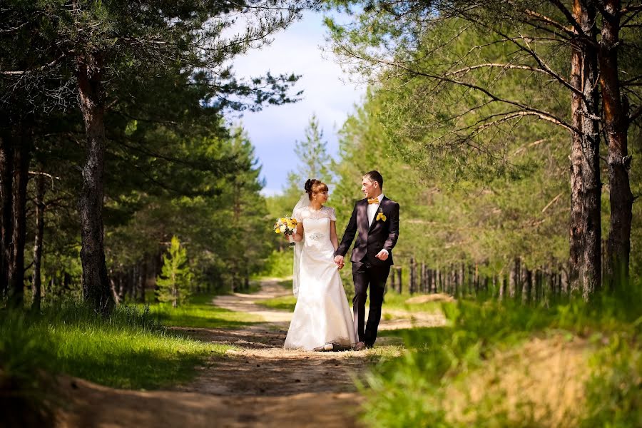 Fotógrafo de casamento Anna Zhukova (annazhukova). Foto de 17 de junho 2015