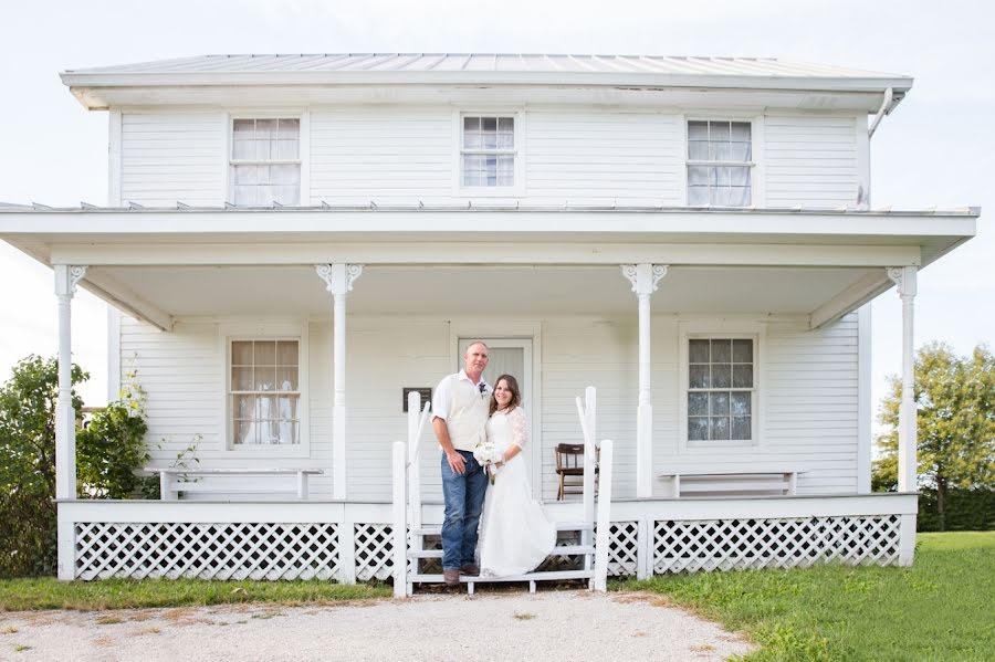 Wedding photographer Annie Wagar (anniebiglittle). Photo of 30 December 2019