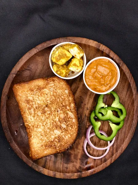 Paneer Makhani Sandwich