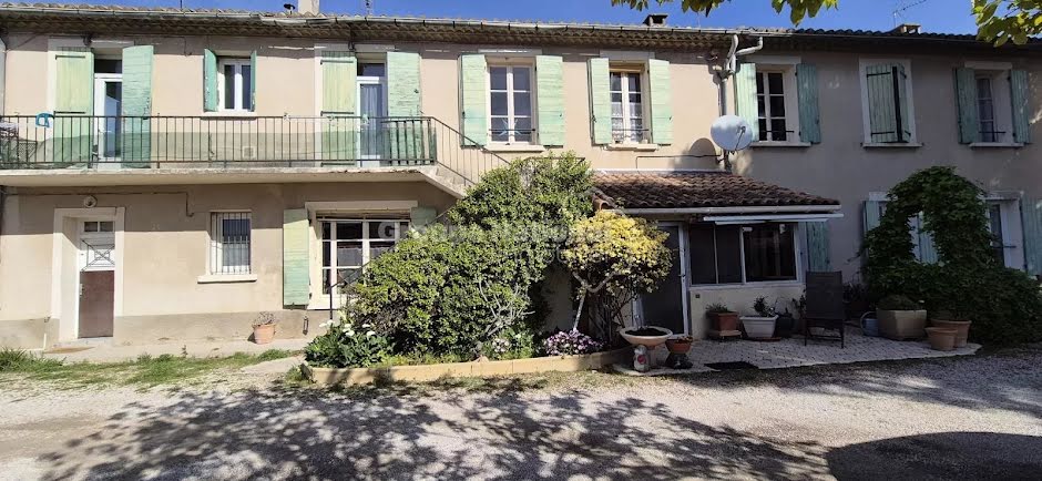 Vente immeuble 16 pièces 306 m² à Salon-de-Provence (13300), 825 000 €