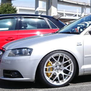 A3 スポーツバック 8PBZB