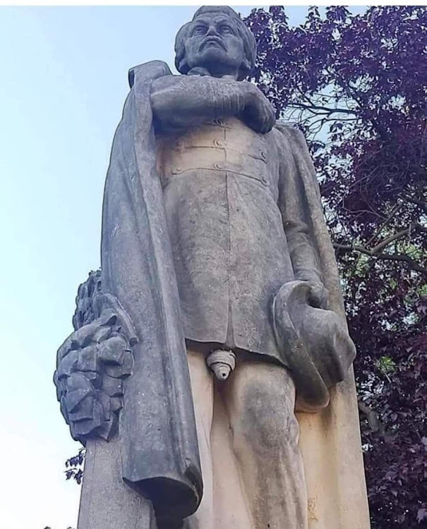 ランドクルーザープラドのフォロワーさんいつもありがとうございます・いつもイイね&コメントありがとうございます😊・メシチューン・台風が心配に関するカスタム事例の投稿画像4枚目