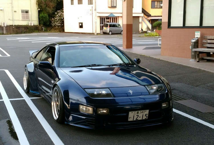 フェアレディZの走れるシャコタン・club Tom・ハチマキフィルム・ワイドボディ・カスタムに関するカスタム事例の投稿画像3枚目