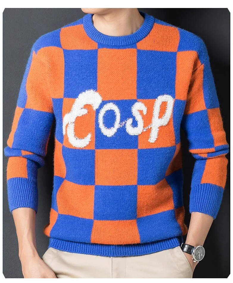 Maglione a quadri spesso, caldo e morbido con scollo rotondo. Perfetto per l'inverno, offre comfort e stile senza eguali.
