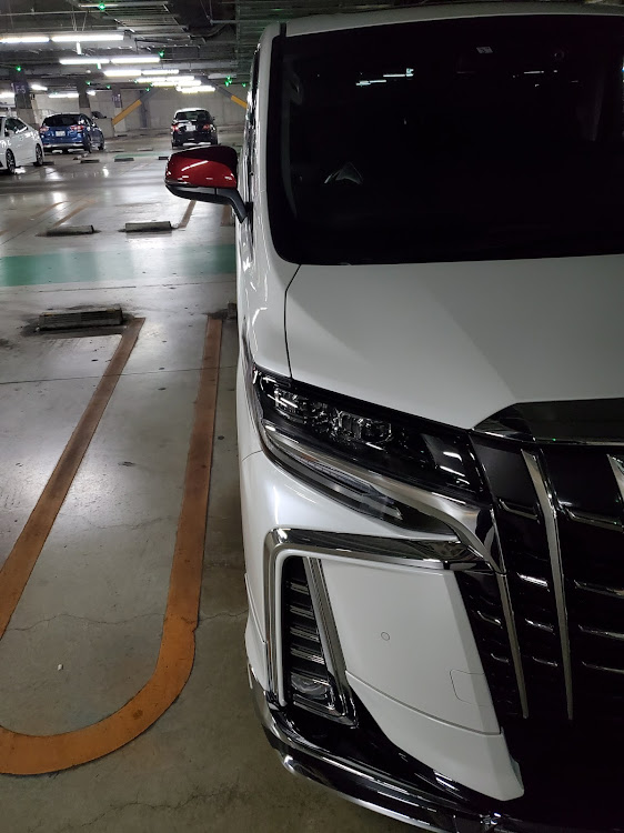 アルファードのアルファード30後期・赤耳・地下駐車場に関するカスタム事例の投稿画像3枚目