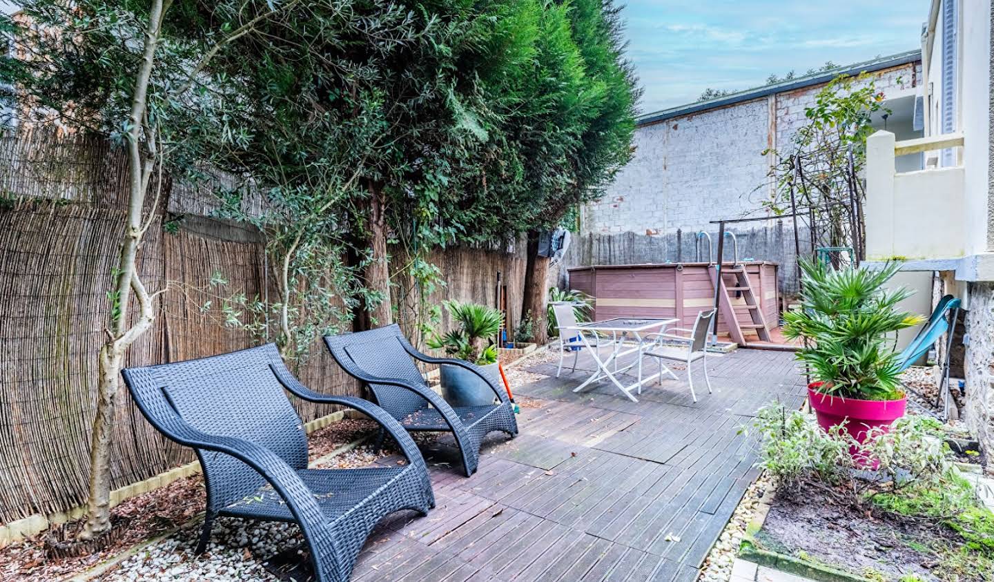 House with terrace Saint-Germain-en-Laye