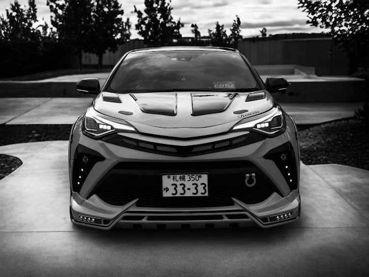 C-HRのTOYOTA・C-HR・モノクロ祭り便乗・モノクロな世界に関するカスタム事例の投稿画像1枚目