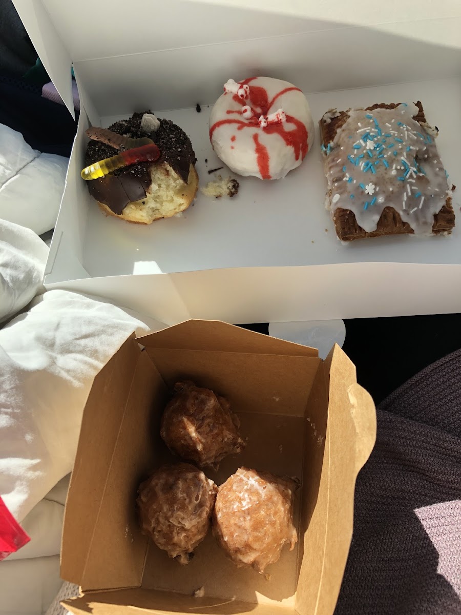 Apple fritters, Oreo donut, coconut donut, apple pie pop tart. AMAZING flavors and amazing texture!!