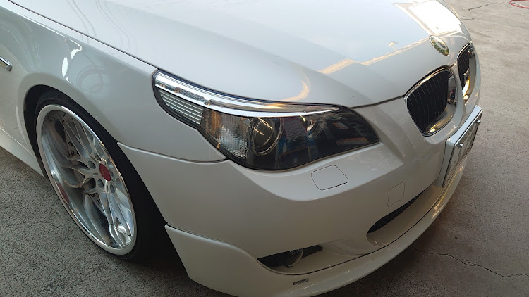 5シリーズ セダンの洗車の頻度ってどのくらい？・E60・洗車・ノイズフィルターに関するカスタム事例の投稿画像2枚目