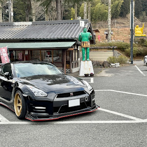 NISSAN GT-R R35