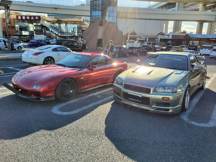 スカイラインのR34・ジャガー・ジャガーXJ・スカイライン・首都高に関するカスタム事例の投稿画像2枚目