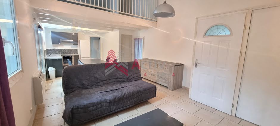 Location meublée appartement 2 pièces 59 m² à Arles (13200), 750 €