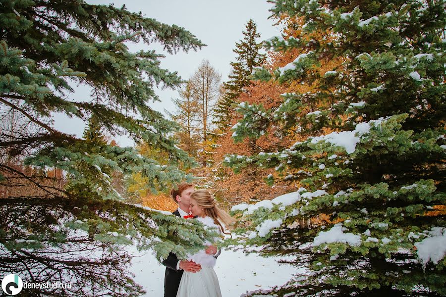 Fotógrafo de casamento Evgeniy Denisov (denev). Foto de 28 de janeiro 2015