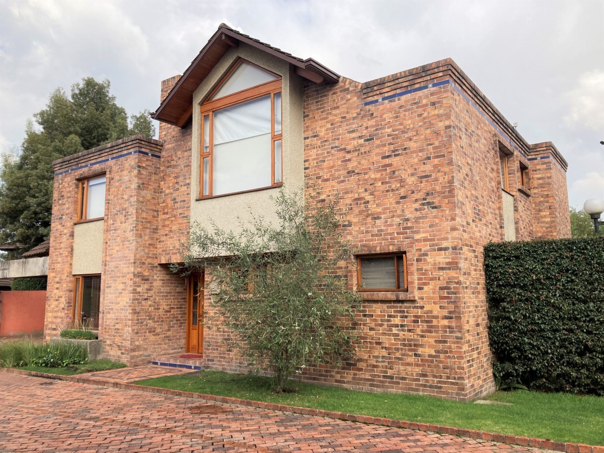 Casa En Venta - San Jose De Bavaria, Bogota