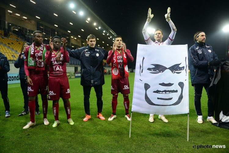 VIDEO: Mooi! Zulte-spelers begroeten Anderlecht-fans na eerbetoon Malanda