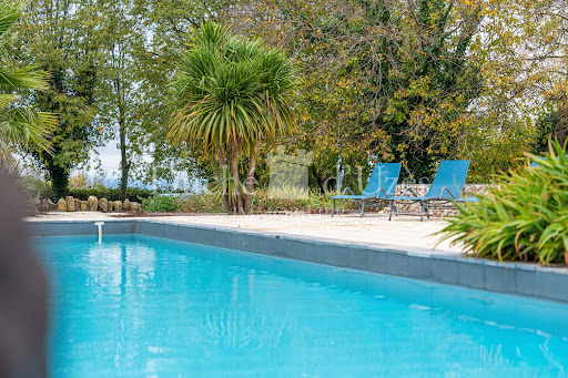 House with pool 2