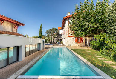 House with pool 2