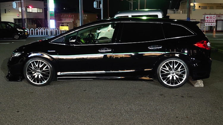 ジェイドの秋の夜長・コンビニ駐車場にてに関するカスタム事例の投稿画像1枚目