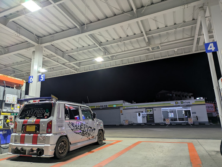 ネイキッドの久々のネイ吉さん😀・誰も居ないから撮れました(笑)・砂利の駐車場は嫌い(´ . .̫ . `)・ChatGPTで遊んでみたに関するカスタム事例の投稿画像3枚目