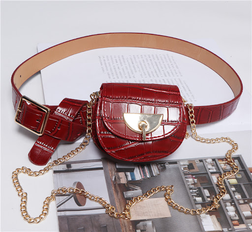 Title 4, Detachable belt and chain pouch
