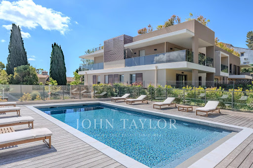 Apartment with terrace and pool 1