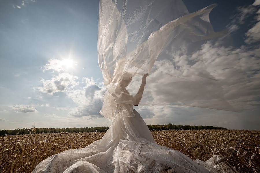 Fotografo di matrimoni Denis Volkov (tolimbo). Foto del 25 settembre 2019