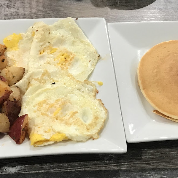 Gluten-Free Breakfast at Maks Roast Beef and Breakfast