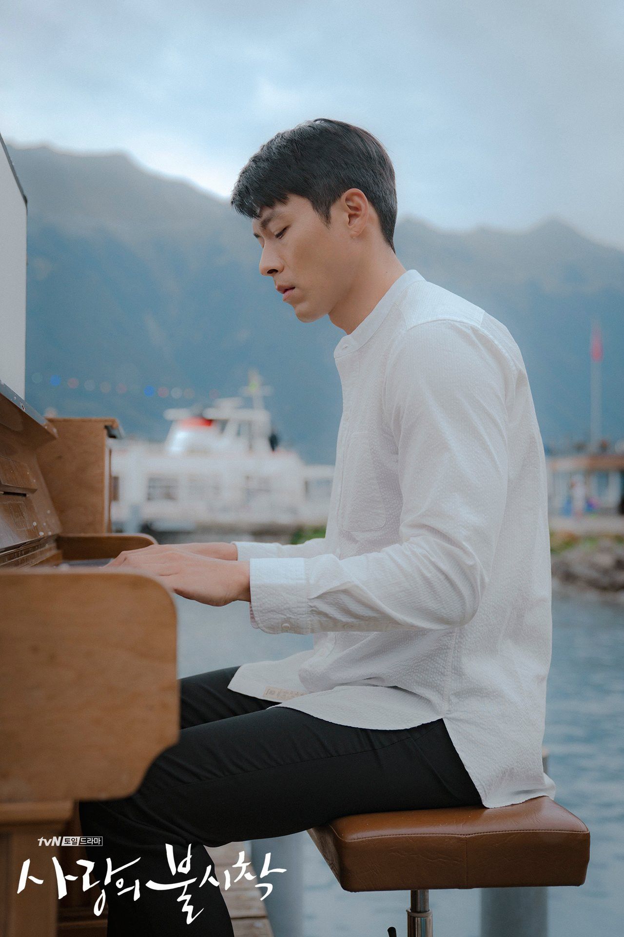 hyun bin piano