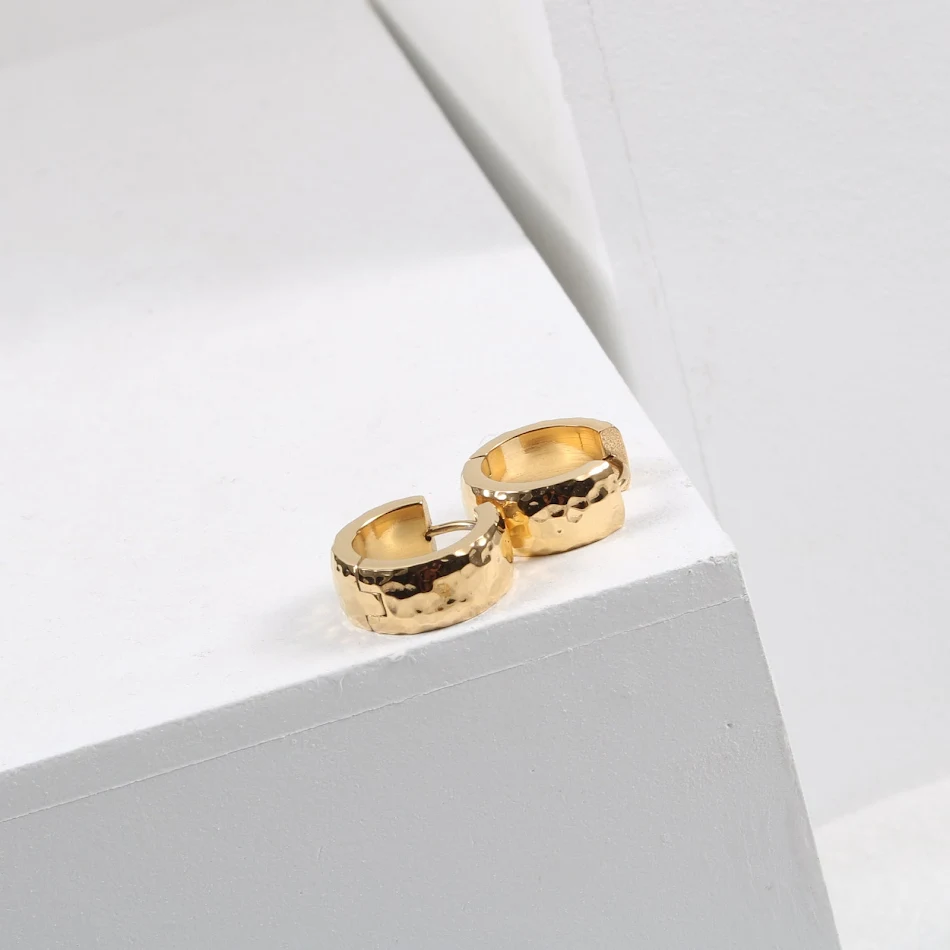 Brincos retrô estilo Hong Kong para mulheres, com design digno e elegante. Joias femininas que adicionam um toque vintage e sofisticado ao seu visual.