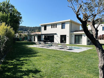 villa à Saint paul de Vence (06)