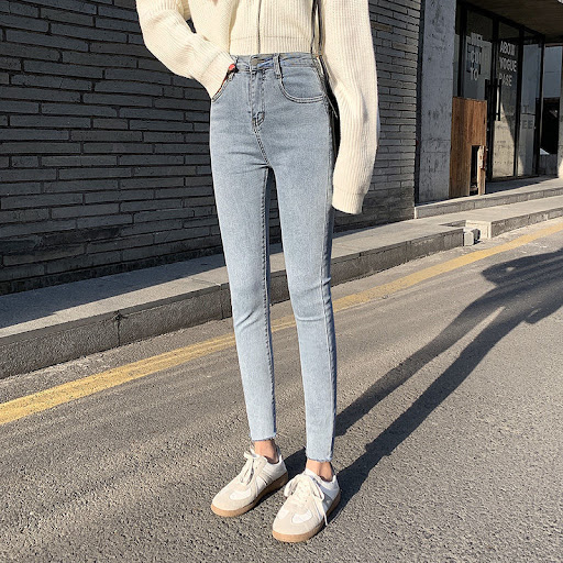 Title 6, Light-colored high-waisted slim slimming croppe...