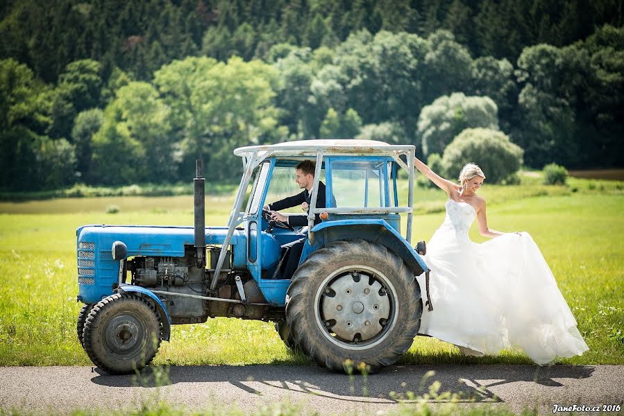 Fotografo di matrimoni Jana Máčková (jana). Foto del 19 settembre 2017