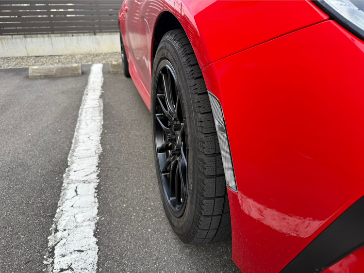 GR86のエンケイ・GTC02・ホイール交換・エンケイホイール・車が汚いに関するカスタム事例の投稿画像2枚目