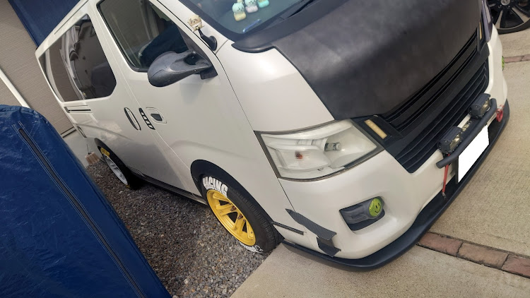 NV350キャラバンの現場車・低そうで低くない少し低い車・母の日・カーネーション・お花屋さんに関するカスタム事例の投稿画像5枚目