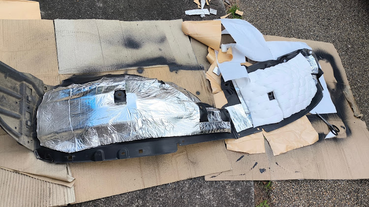 CX-3のDIY・ホイールハウス静音化・ヘッドライトフィルム施工・色が変わるフィルム・車検は･･･黙っとく？wに関するカスタム事例の投稿画像8枚目