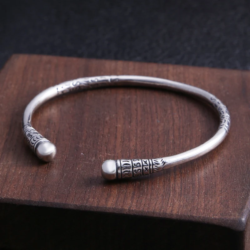 Eenvoudige gouden oorring armband voor dames en heren – Stick vorm, minimalistisch en stijlvol, voor een subtiele touch