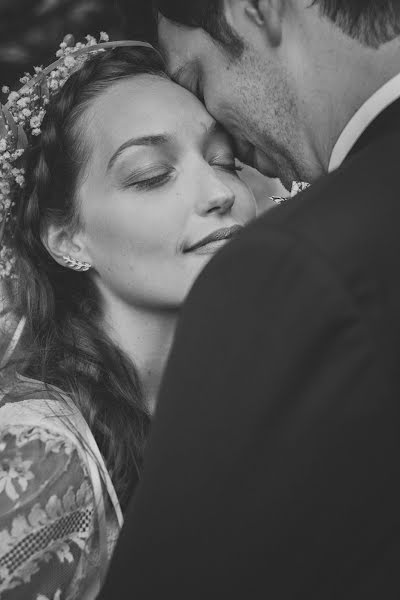 Wedding photographer Solene Lombardo (solene). Photo of 13 April 2019