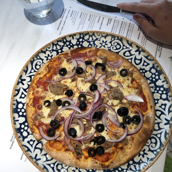 Gluten-Free Pizza at Al Lado Restaurante Sevilla