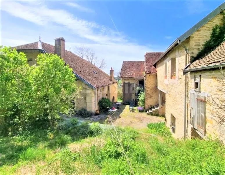 Vente maison 10 pièces 310 m² à Rougemont (25680), 300 000 €