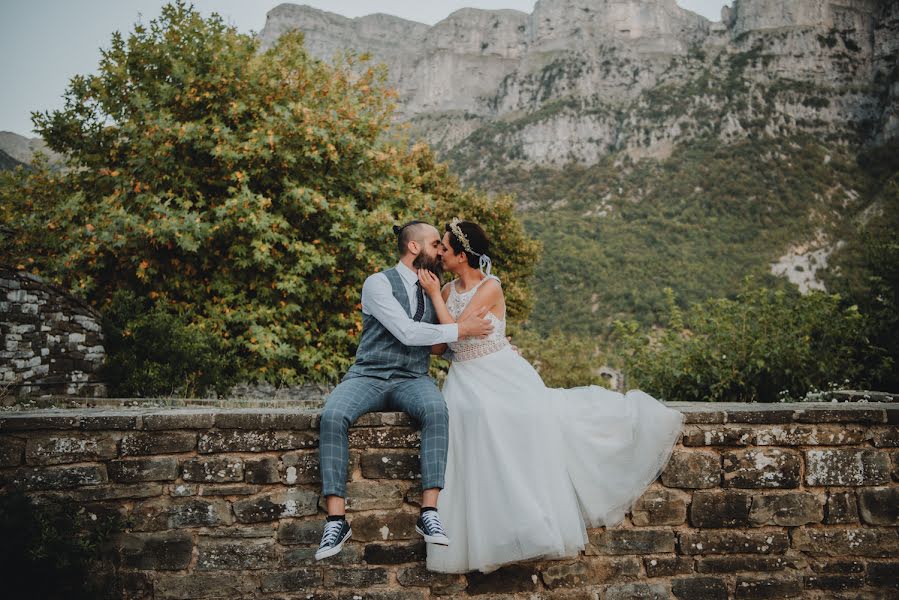 Fotografo di matrimoni Lina Tzegkozi (vlstories). Foto del 30 ottobre 2022