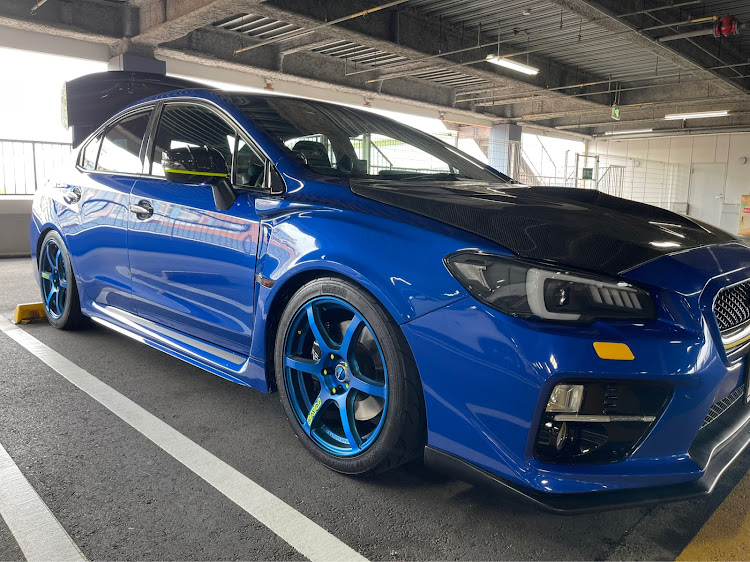 WRX STIのドアミラーカバー交換・RA-R風カーボンドアミラーカバー・シフトリングカーボン化・コンソールボックス後部カーボン化・コロナストレスに関するカスタム事例の投稿画像2枚目