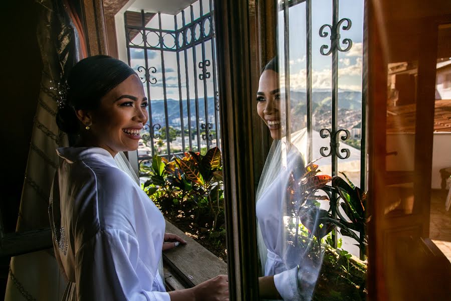 Fotografo di matrimoni Manuel Rodriguez Urosa (manuelurosa). Foto del 17 marzo 2020