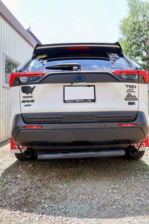 RAV4の上から愛車・７月もよろしくお願いいたします・いつもコメントいいねありがとうございます🙇・RAV4乗りさんと繋がりたい・リアまわりイメチェンに関するカスタム事例の投稿画像4枚目