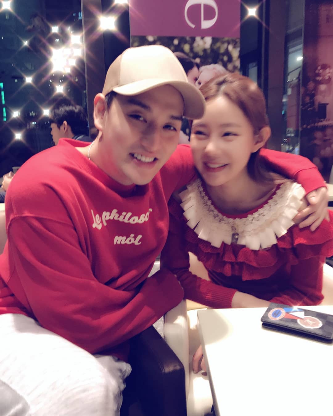 Former U-Kiss Member Eli Openly Shows Affection For Wife During Holidays - Koreaboo1080 x 1350