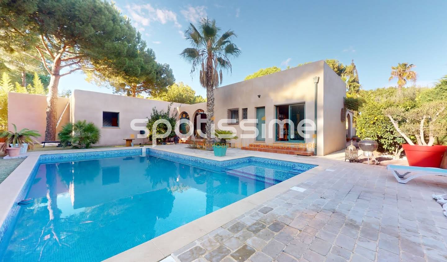 House with pool and terrace Grau d'Agde