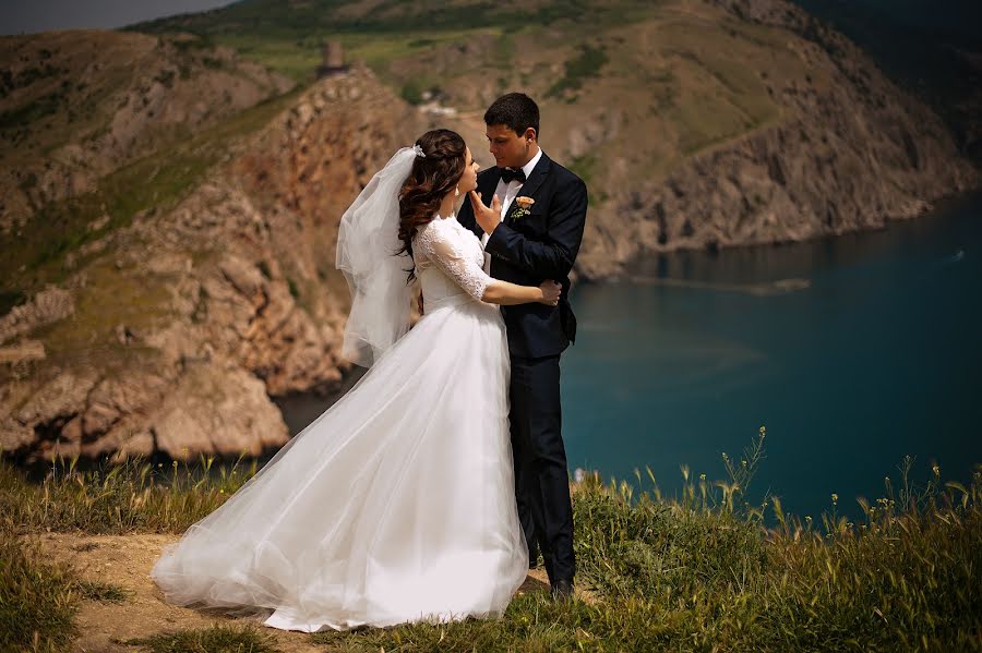 Wedding photographer Dasha Saveleva (savelieva). Photo of 11 July 2019