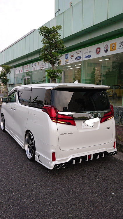 アルファードの今日も一日お疲れ様でした。・エムズスピード・コンプリートカー・仕事終わりにパシャリ・昭和レトロの名車に関するカスタム事例の投稿画像1枚目
