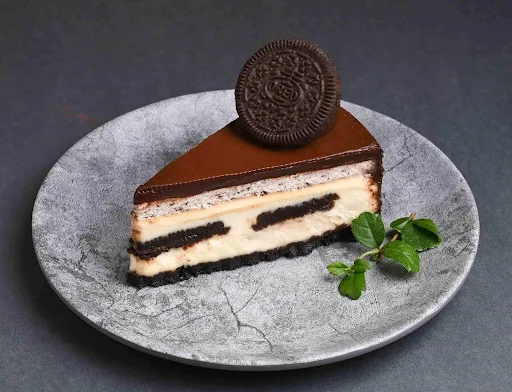 Oreo Bake Cheesecake Slice