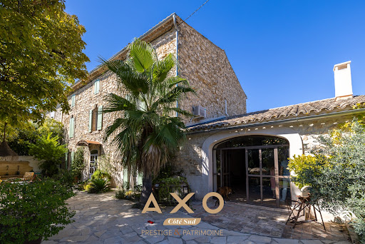 House with pool and terrace 2