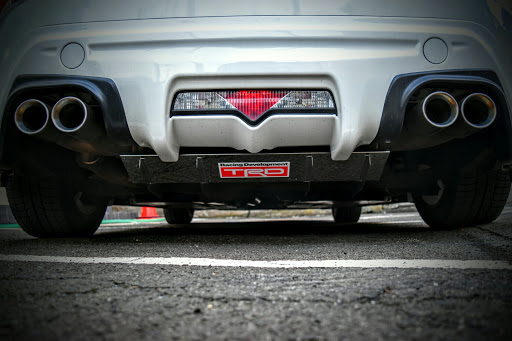 し*う様 86 ZN6 TRD リアディフューザー 86の一眼レフ・TRDリアディフューザー・輪止めと絶交に関する